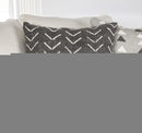 Hyde Park Loveseat w/ Pillows